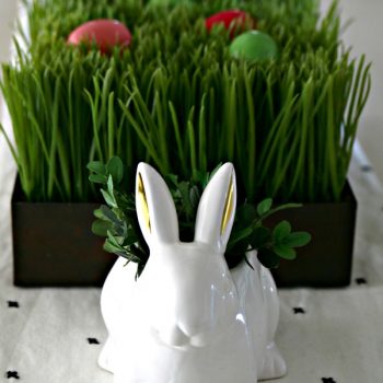Easy Easter Table Centerpiece | Easter Decorating Ideas | Budget friendly Decor | Easter Table Ideas | TodaysCreativeLife.com