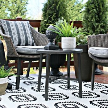 decorating an outdoor patio