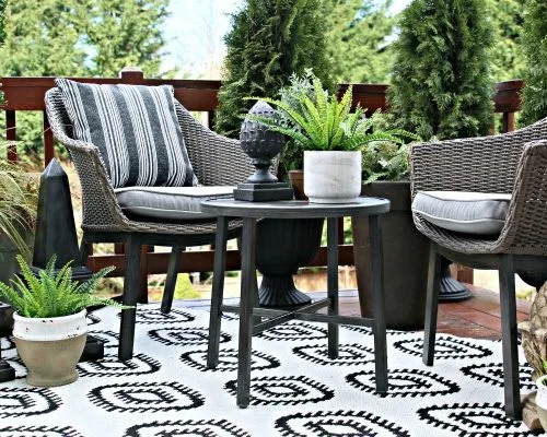 decorating an outdoor patio