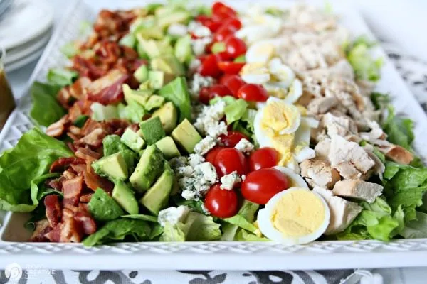 Cobb Salad Recipe | Easy to make Cobb Salad | Chicken, Hard Boiled Eggs, Tomatoes, Bleu Cheese, Avocado, Bacon and Lettuce | Easy Fresh Dinner Ideas | TodaysCreativeLife.com