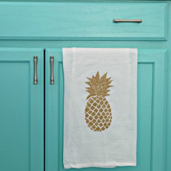 DIY Home Decor using the Cricut | Pineapple Tea Towel with Glitter iron-on vinyl | TodaysCreativeLife.com