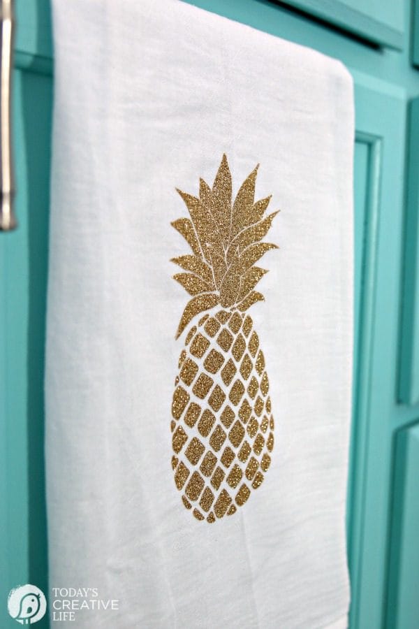 Cricut Explore Air 2 Home Decor Ideas - Martha Stewart Collection | Create Easy DIY Home Decor | Pineapple Design, Gold Glitter Iron-on using the EasyPress | TodaysCreativeLife.com