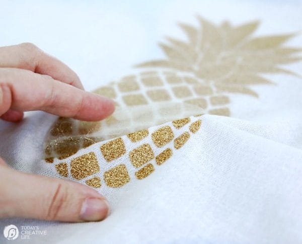 Cricut Explore Air 2 Home Decor Ideas - Martha Stewart Collection | Create Easy DIY Home Decor | Pineapple Design, Gold Glitter Iron-on using the EasyPress | TodaysCreativeLife.com