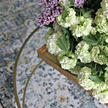 Living Room Ideas on a Budget | inexpensive budget friendly decorating ideas | Easy decorating ideas | Tables for living room | Adding color to your decor | TodaysCreativeLIfe.com