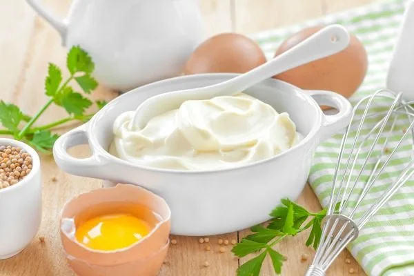 10 Unusual Ways to Use Mayonnaise | Use mayo for these household hacks. Clean with mayonnaise, remove gum from hair, polish silver, remove adhesive and more ideas on who you can use Mayo. TodaysCreativeLife.com