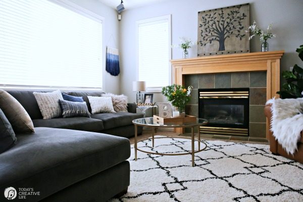 Family Room Ideas on a Budget | BEFORE and after living room decorating ideas | Room makeover decor | redecorating your home on a budget | Coffee Table Ideas | TodaysCreativeLife.com