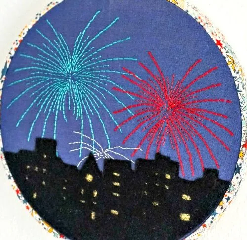 Fireworks Hoop Art | Embroidery Pattern | Fourth of July Crafts | Cricut Craft Ideas | TodaysCreativeLife.com