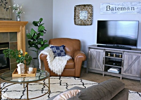 Family Room Ideas on a Budget | BEFORE and after living room decorating ideas | Room makeover decor | redecorating your home on a budget | How to Decorate | Inexpensive Decorating Home Decorating