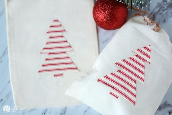 Cricut EasyPress Project Ideas | Red Ticking Christmas Trees | TodaysCreativeLife.com