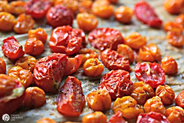 Slow Roasted Tomatoes | Easy to make recipe | TodaysCreativeLife.com