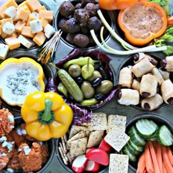 Football Party Food | Tailgating Food ideas | Hosting a tailgate party at home. TodaysCreativeLife.com