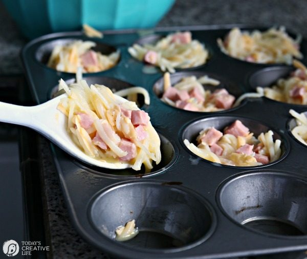 Hash Brown Ham and Cheese Egg Cups | Quick and easy Breakfast ideas | TodaysCreativeLife.com