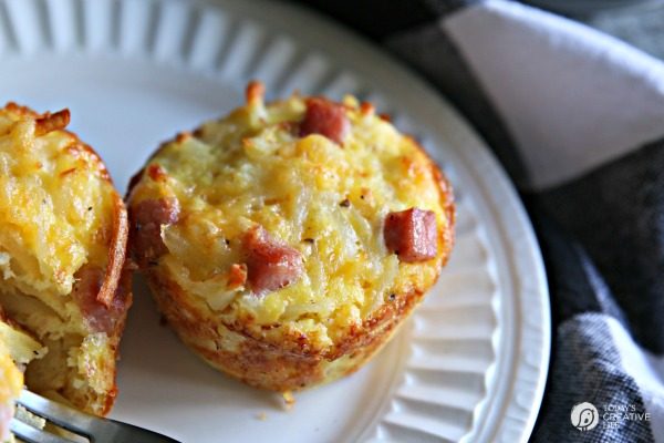 Hash Brown Ham and Cheese Egg Cups | Easy grab and go Breakfast recipe ideas | back to school recipes | high protein | TodaysCreativelife.com