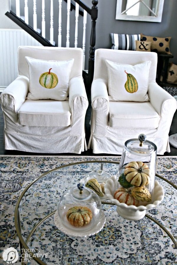 Inexpensive Ideas for Decorating with Throw Pillows All Year Long