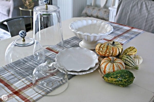 Simple Fall Table Decor | Easy Thanksgiving Centerpiece | TodaysCreativelife.com