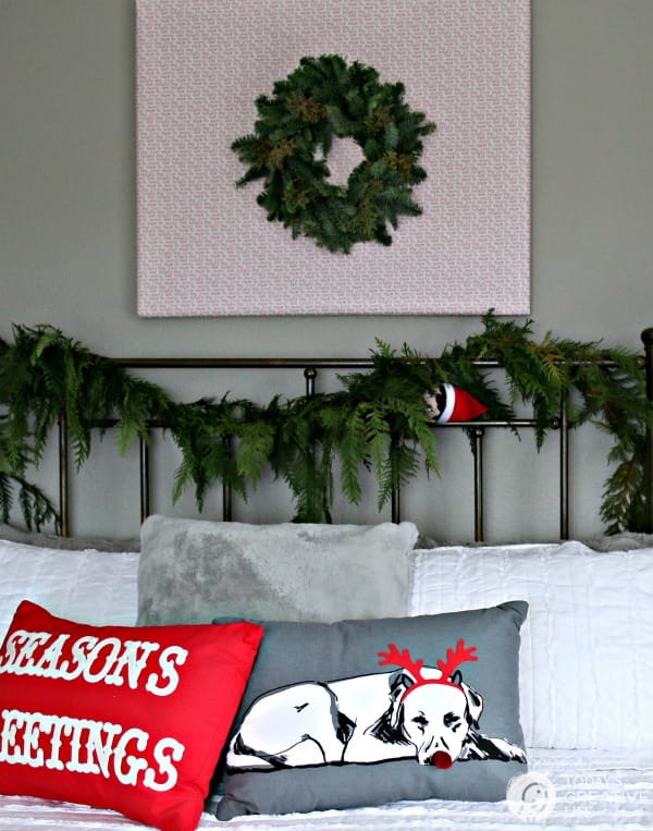 Guest Bedroom Holiday Makeover | Wall Art for Holiday Bedrooms \ TodaysCreativeLife.com