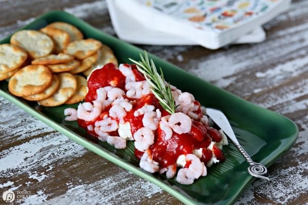 https://todayscreativelife.com/wp-content/uploads/2018/12/Cream-Cheese-Shrimp-Appetizer-2-600x400.jpg