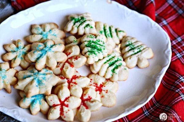 Traditional Spritz Cookies | TodaysCreativeLife.com