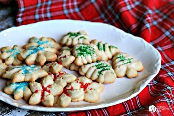 Cream Cheese Spritz Christmas Cookies Recipe | TodaysCreativeLife.com