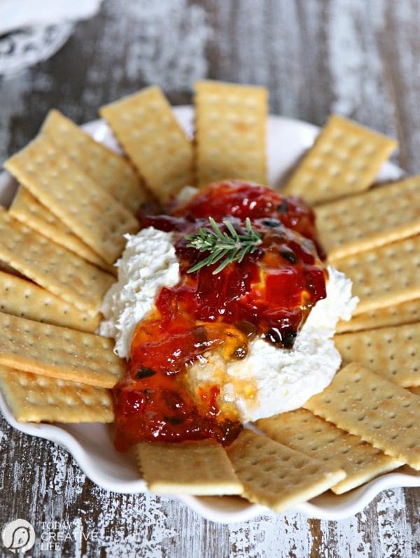 Pepper Jelly Cream Cheese Party Dip | Easy Dip Recipe | TodaysCreativeLIfe.com