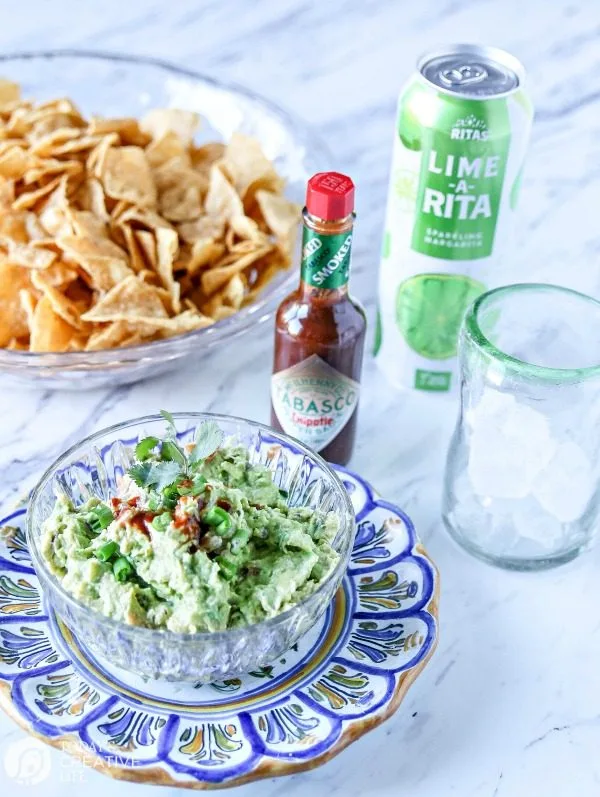 Chipotle Guacamole Recipe | Easy to make with simple fresh ingredients | TodaysCreativeLife.com