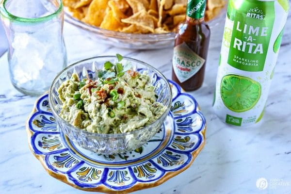 Chipotle Pepper Guacamole Recipe | Game Day Food | TodaysCreativeLife.com