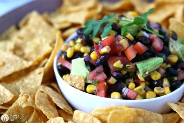 Southwestern Black Bean and Corn Salsa REcipe | TodaysCreativeLife.com