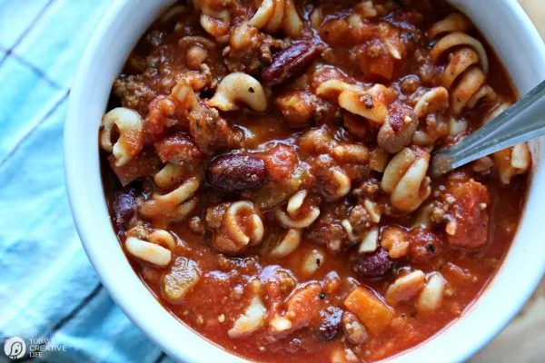 Crockpot Pasta e Fagioli Soup | TodaysCreativeLife.com