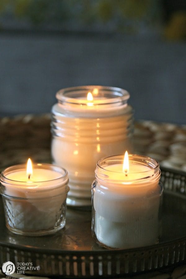 Natural DIY soy wax candles | TodaysCreativeLife.com 