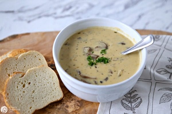 How to make homemade mushroom soup | Todayscreativelife.com