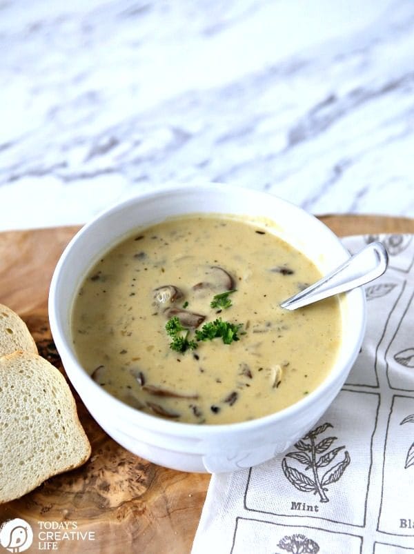 homemade mushroom soup | Creamy | TodaysCreativeLife.com