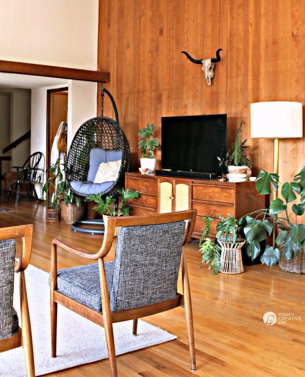 Hanging Egg Wicker Chair with stand | TodaysCreativeLife.com