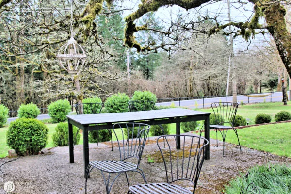 Outdoor Table Ideas | todayscreativelife.com