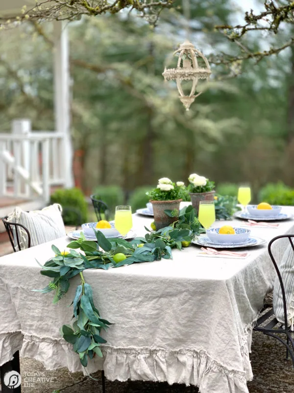 Setting your Outdoor Table | Budget Friendly Outdoor Dishes | TodaysCreativeLife.com