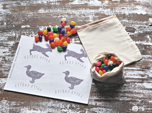 Supplies for making these DIY Easter Treats Bags | Easter Craft Supplies | TodaysCreativeLife.com