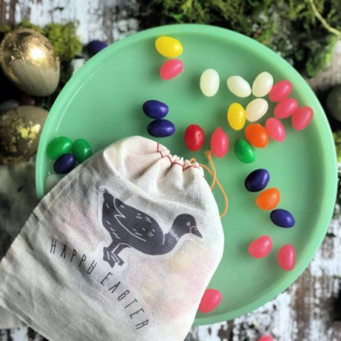 DIY Easter Treat Bags | Iron-on Transfer Paper Gift ideas | TodaysCreativeLife.com
