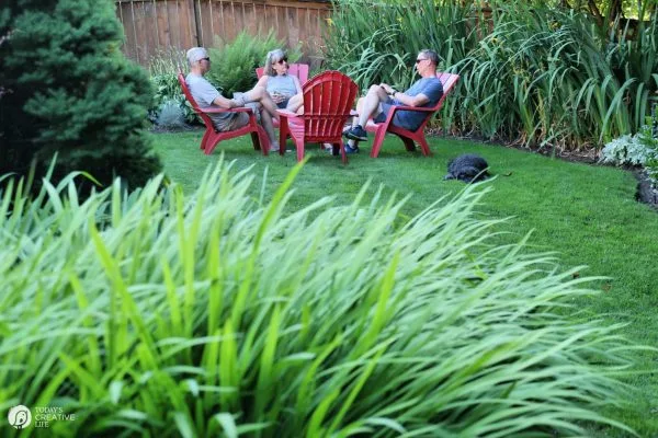 summer yard relaxing | todayscreativelife.com