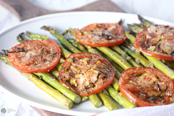 Tomato and asparagus side dish