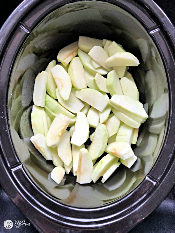 Sliced apples in a crockpot