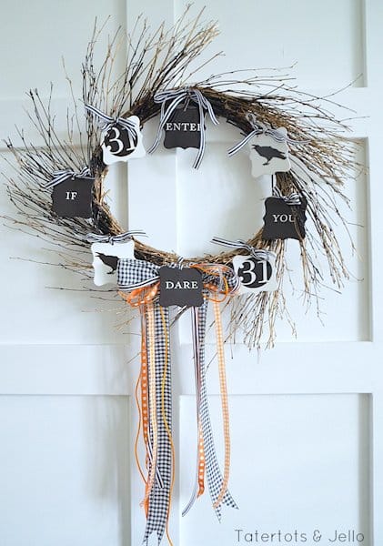 Easy to make Halloween Wreath.