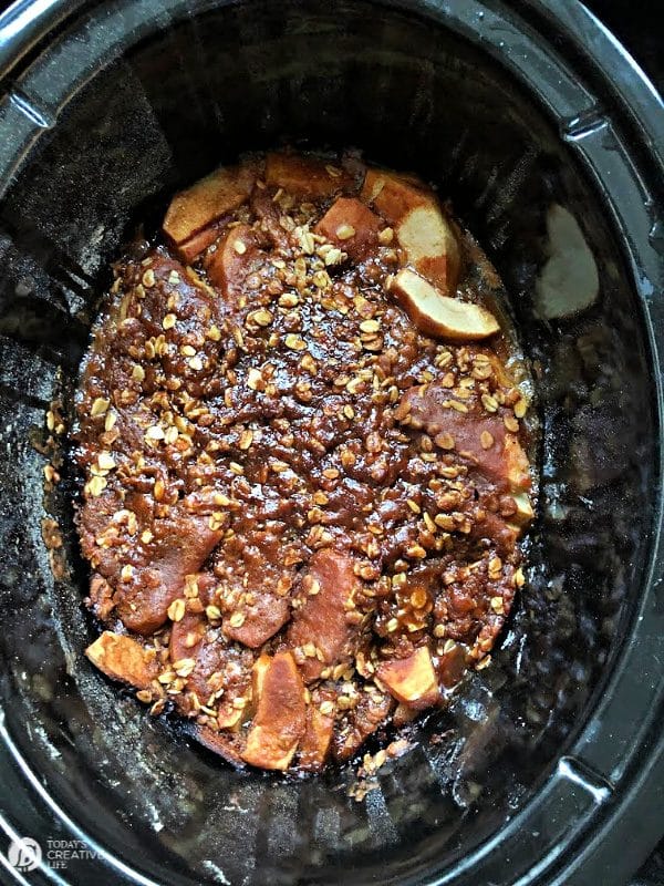 Slow Cooker Butterscotch Apple Crisp | Baked Apple Crisp in a Slow Cooker