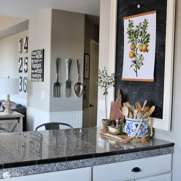 Photo of a decorated kitchen.