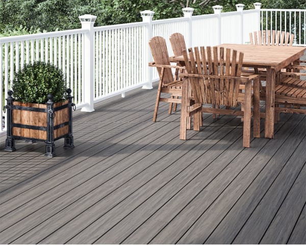Deck with table and chairs 