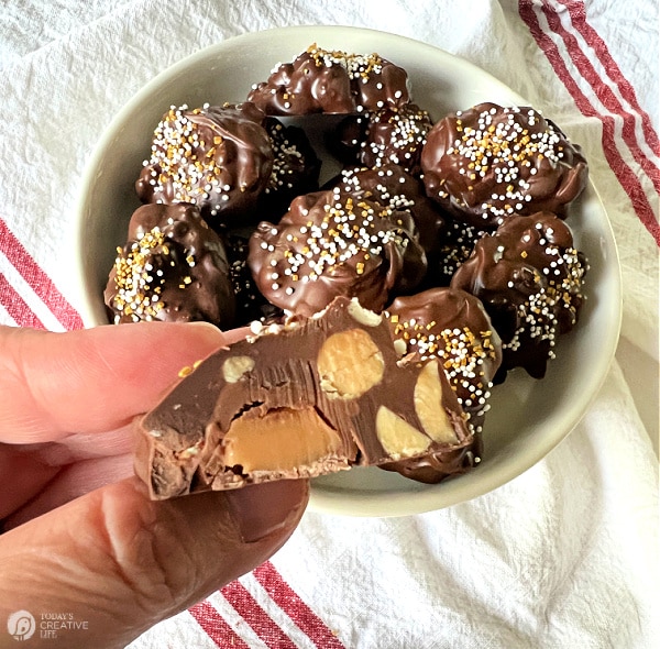Crockpot candy recipe for chocolate pecan turtle clusters