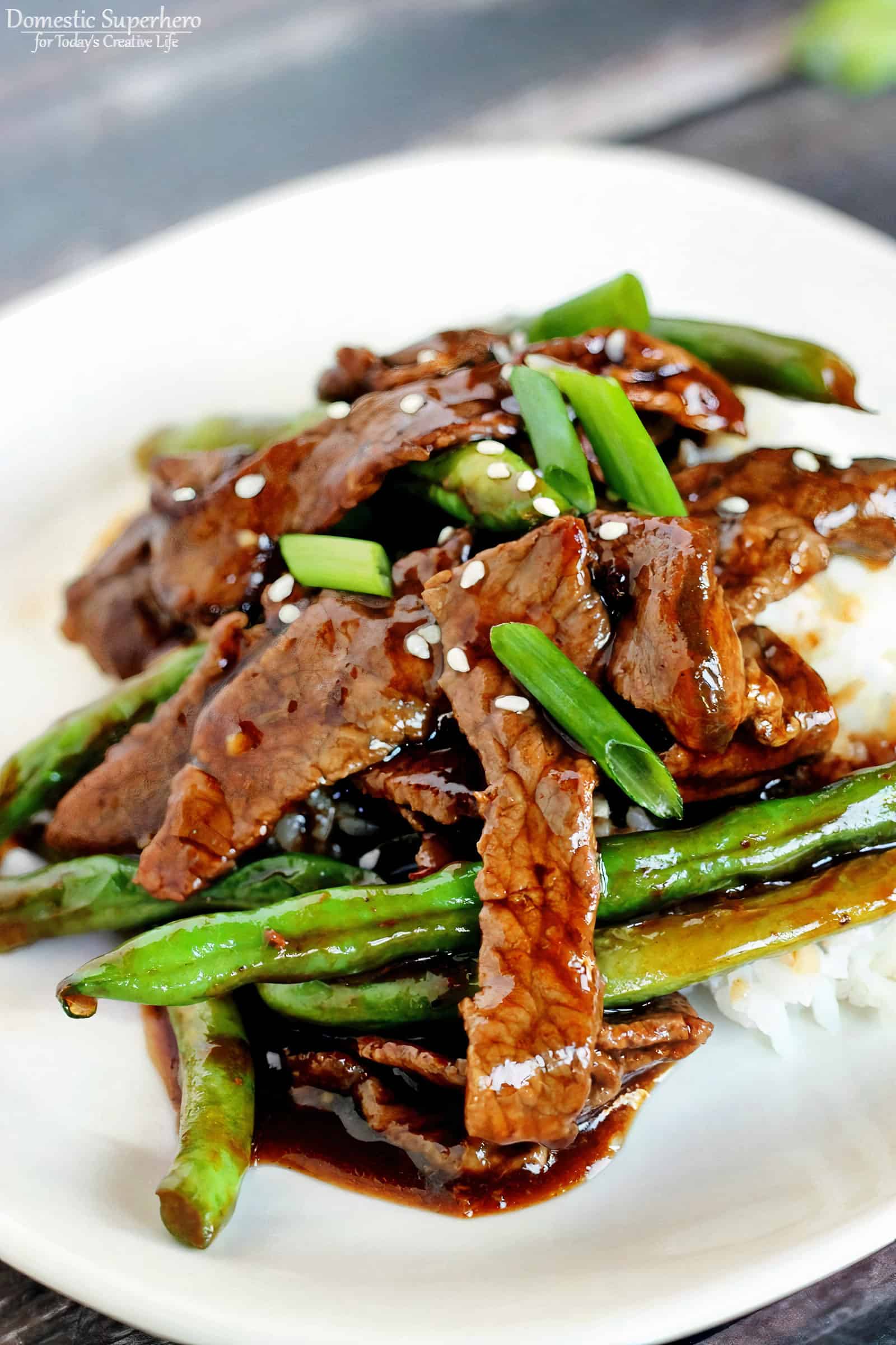 Chinese Beef Green Beans Stir Fry | This quick and easy Asian beef and green bean stir fry dish is healthy and delicious. It will be a quickly become a family favorite! See recipe on TodaysCreativeLife.com