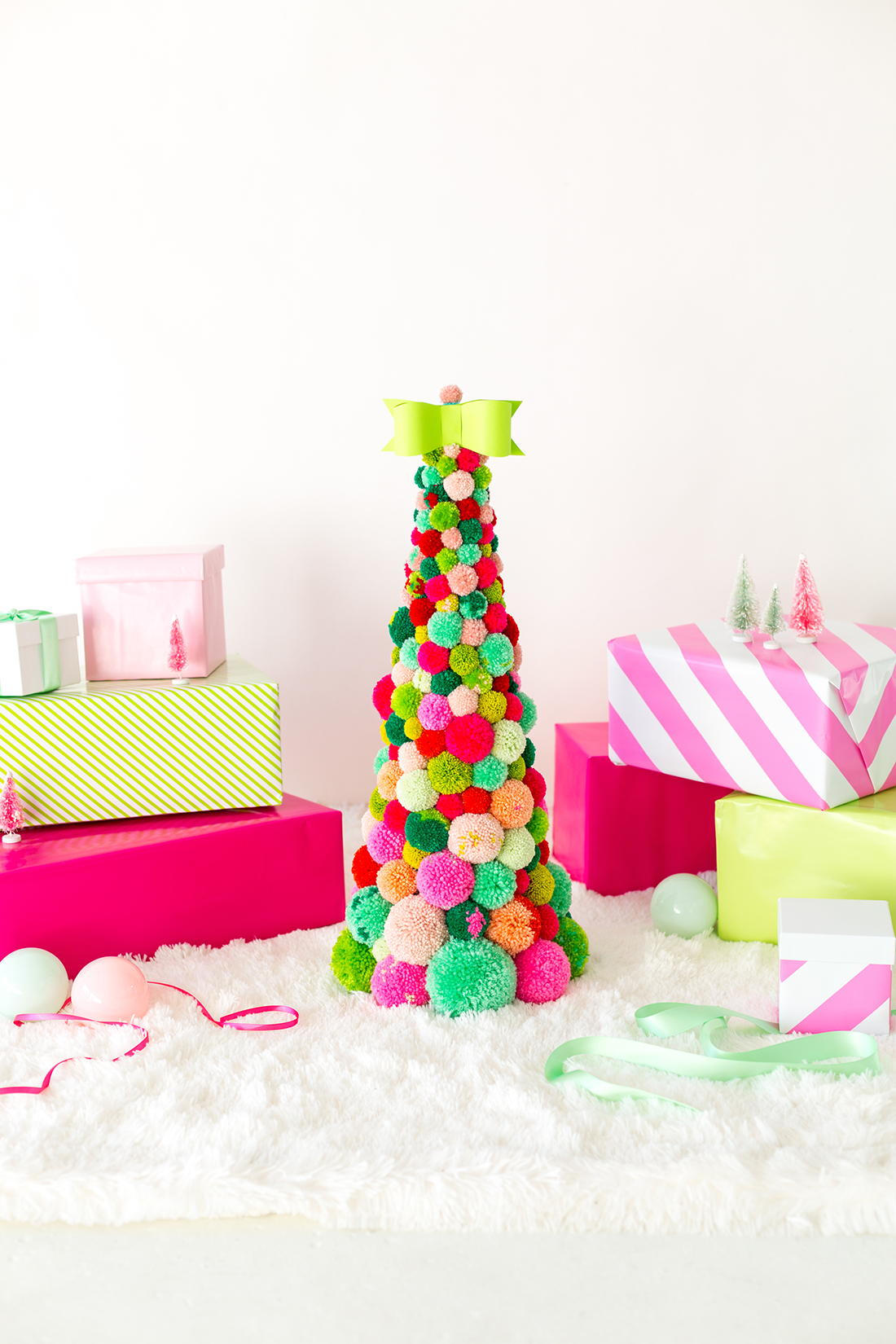 DIY Pom Pom Christmas Tree