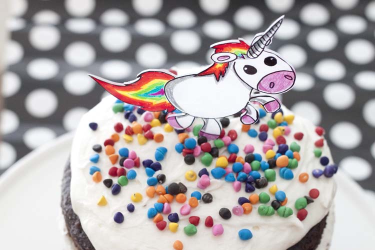 Shrinky Dinks DIY Unicorn Cake Topper 